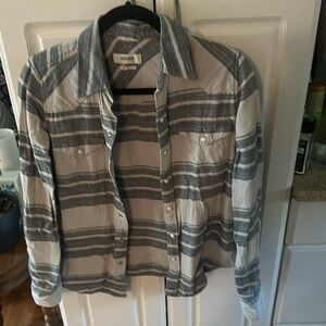 Golden by TNA snap closure Flannel